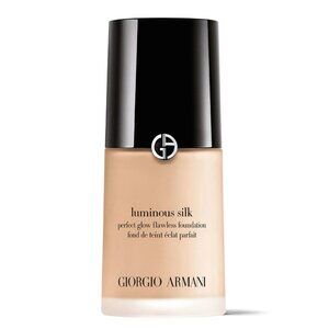 Giorgio Armani Luminous Silk Foundation in Shade 6